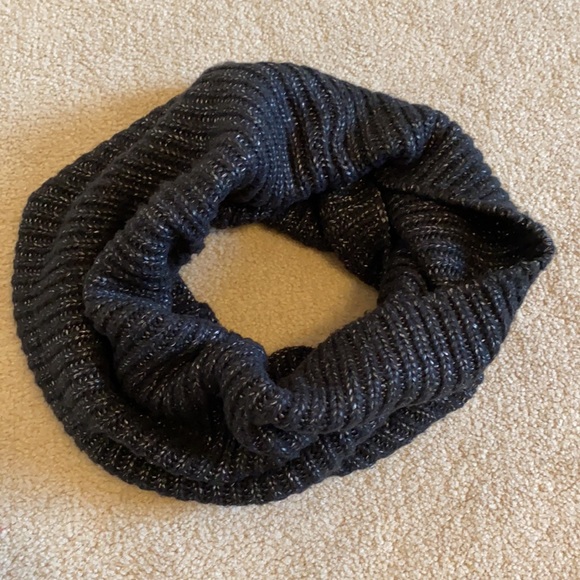 Infinity scarf - Picture 2 of 2
